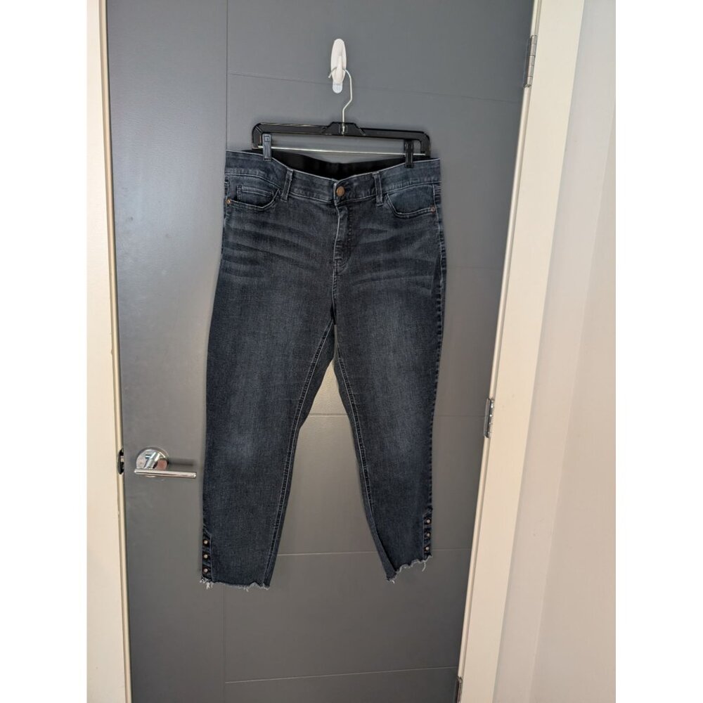 Croft and Barrow Dark Wash Raw Hem Cropped Jeans with Stud Detail - 16